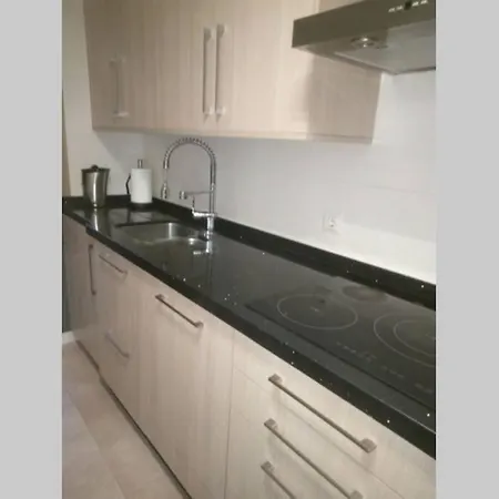 Bajo Con Piscina En Residencial Vichona, Appartement *